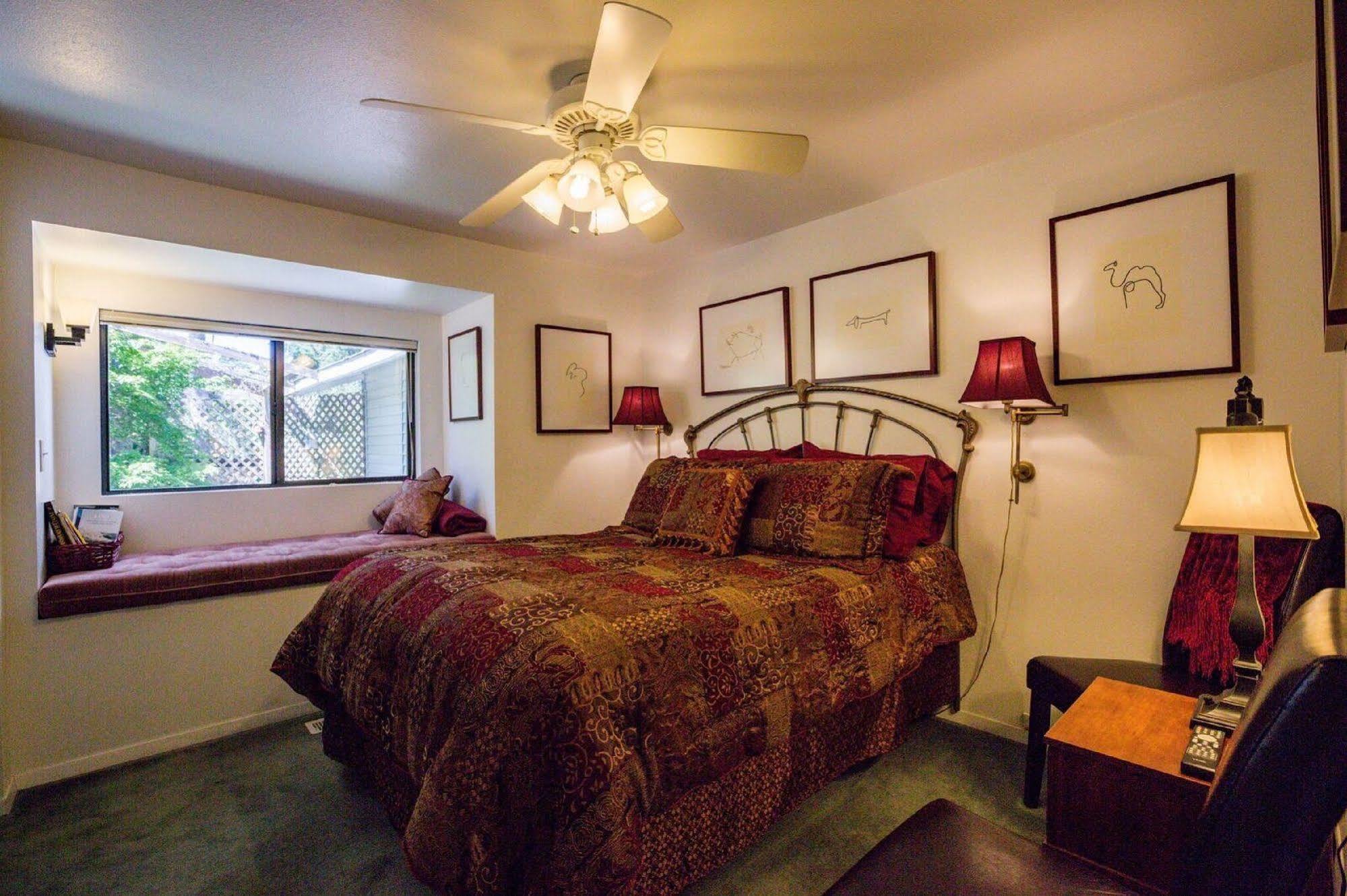 Hillside House Bed And Breakfast Friday Harbor Exterior foto